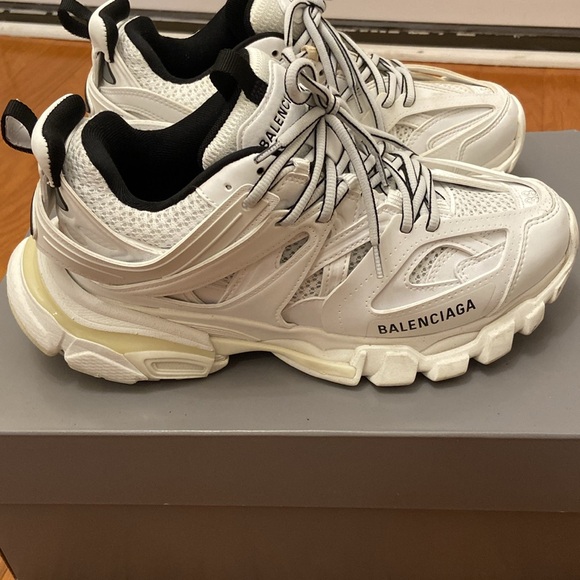 BALENCIAGA Women shoes: Women Track Sneaker, size 38 and white/ black color. - Picture 4 of 5